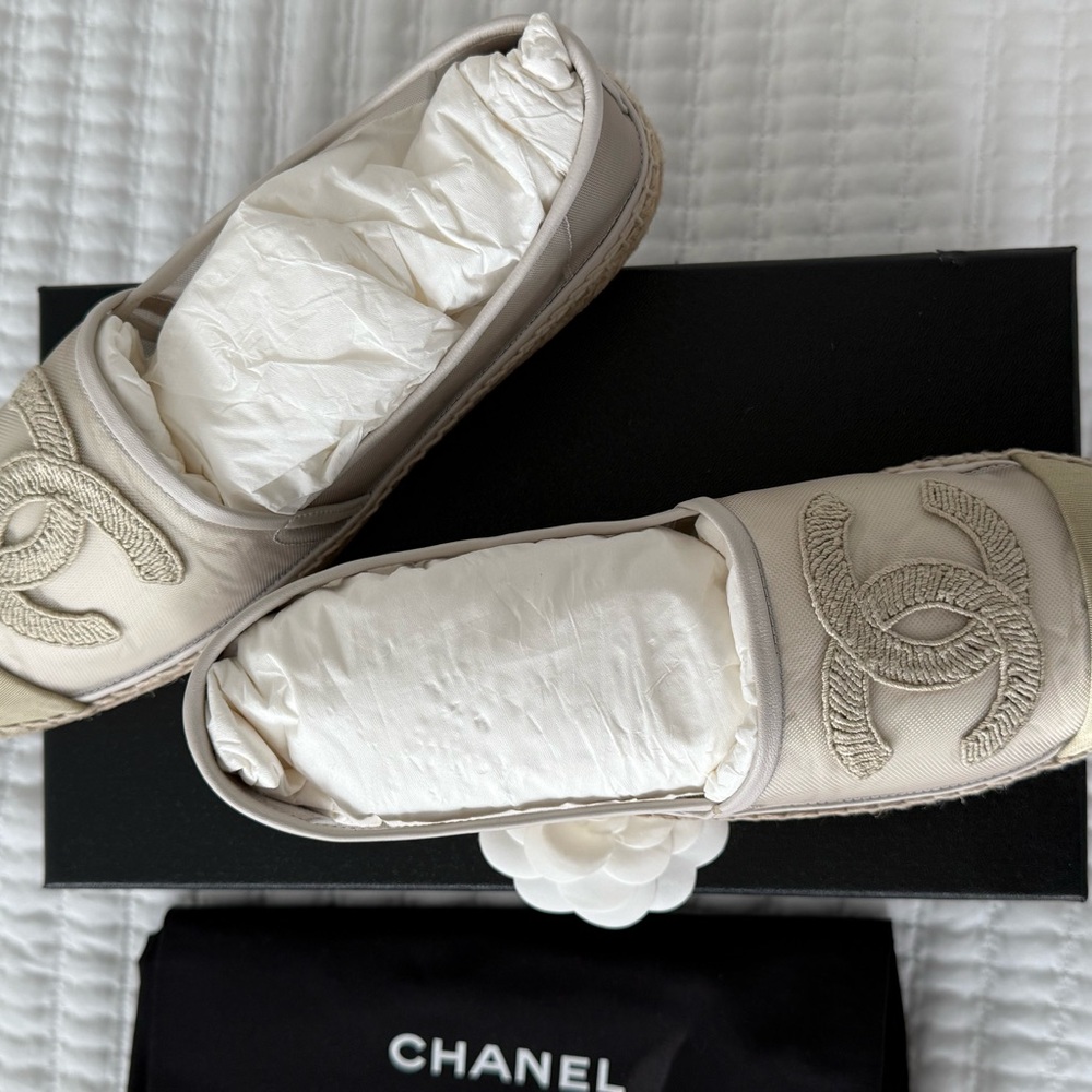 CHANEL Cream Espadrille Flats